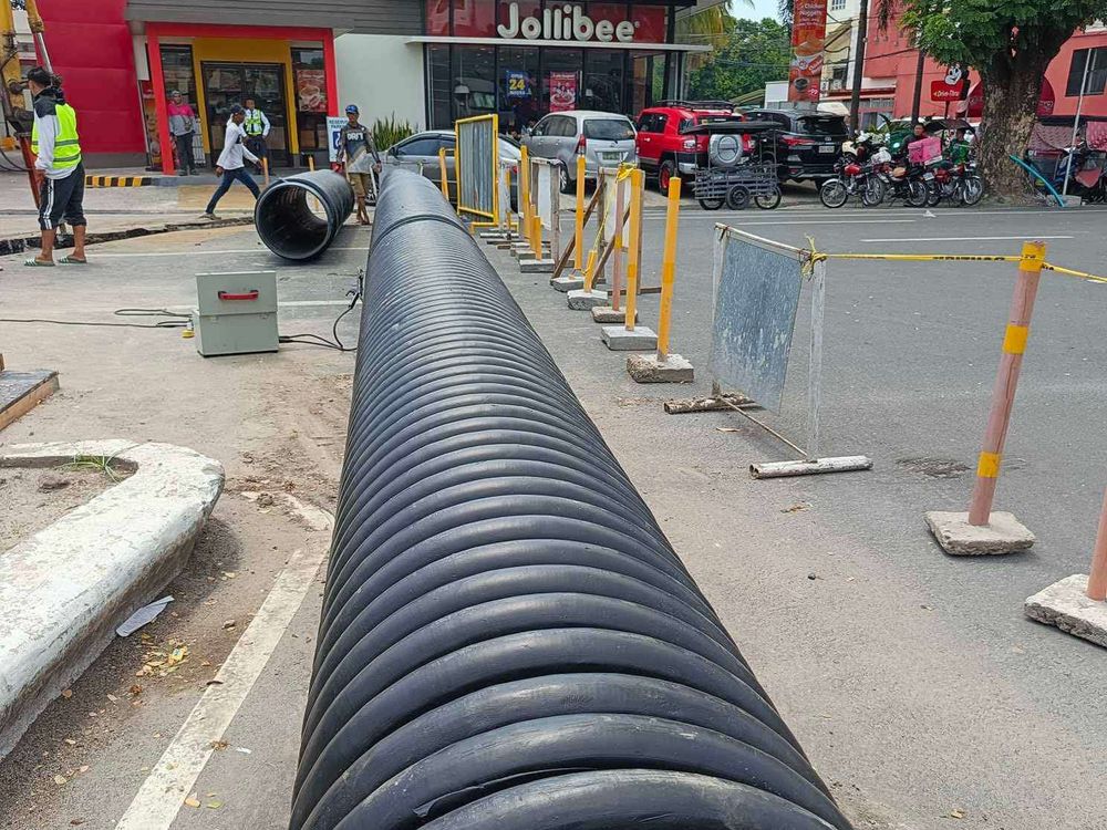 HDPE drainage pipe installed under a street